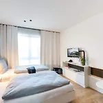 Smartments Business Karlshorst 4*